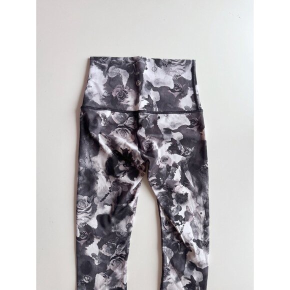 Lot of 2 LULULEMON Size 4 Wunder Under Leggings - Lace & Floral Print - Picture 12 of 16
